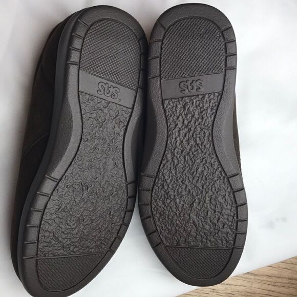 SAS COMFORT SHOES. SIZE IS 5 WIDE. NEW - Picture 4 of 8